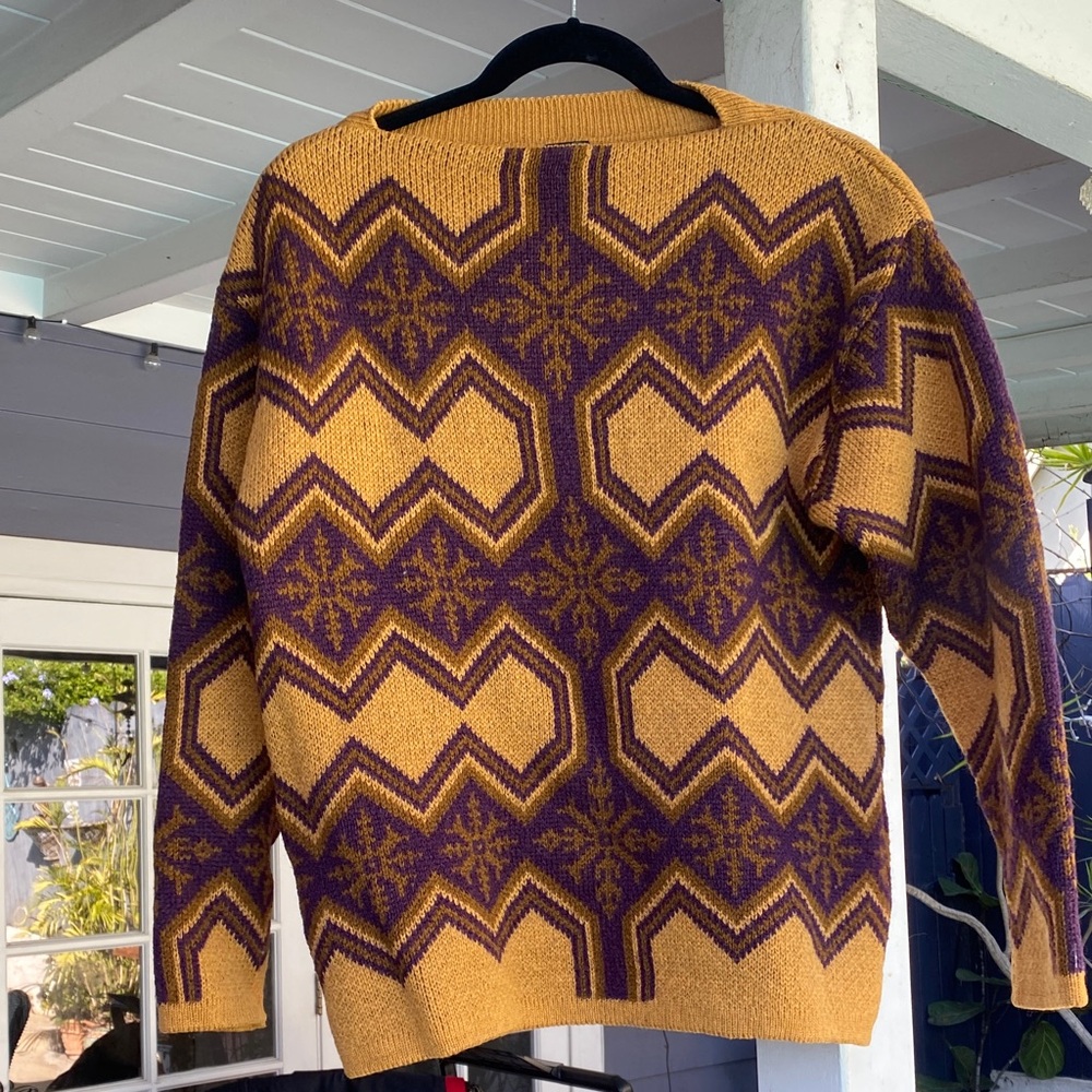 Vintage Janus of Norway 100% virgin wool sweater (M/L)